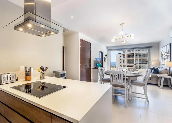 Сasa de vacaciones Stunning 2br Ocean Views & Gym Pool At Vista Vela *