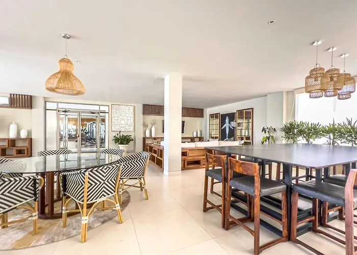 Сasa de vacaciones Stunning 2br Ocean Views & Gym Pool At Vista Vela