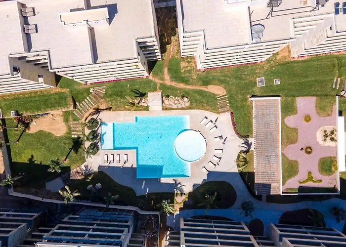 Сasa de vacaciones Stunning 2br Ocean Views & Gym Pool At Vista Vela *